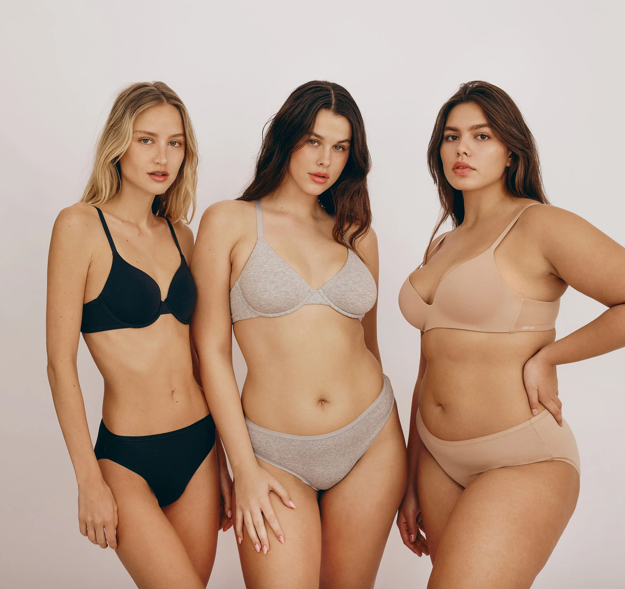 Core Wireless Plunge Bra - Image 4