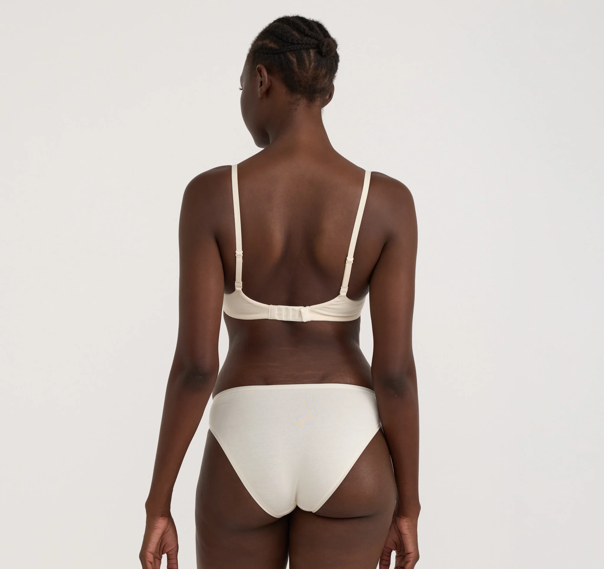 Core Wireless Plunge Bra - Image 2